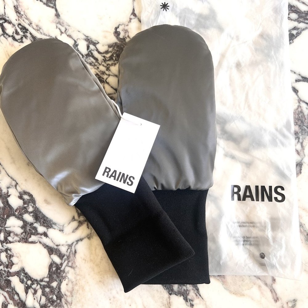 RAINS METALLIC GREY MITTEN GLOVES WITH TAGS
